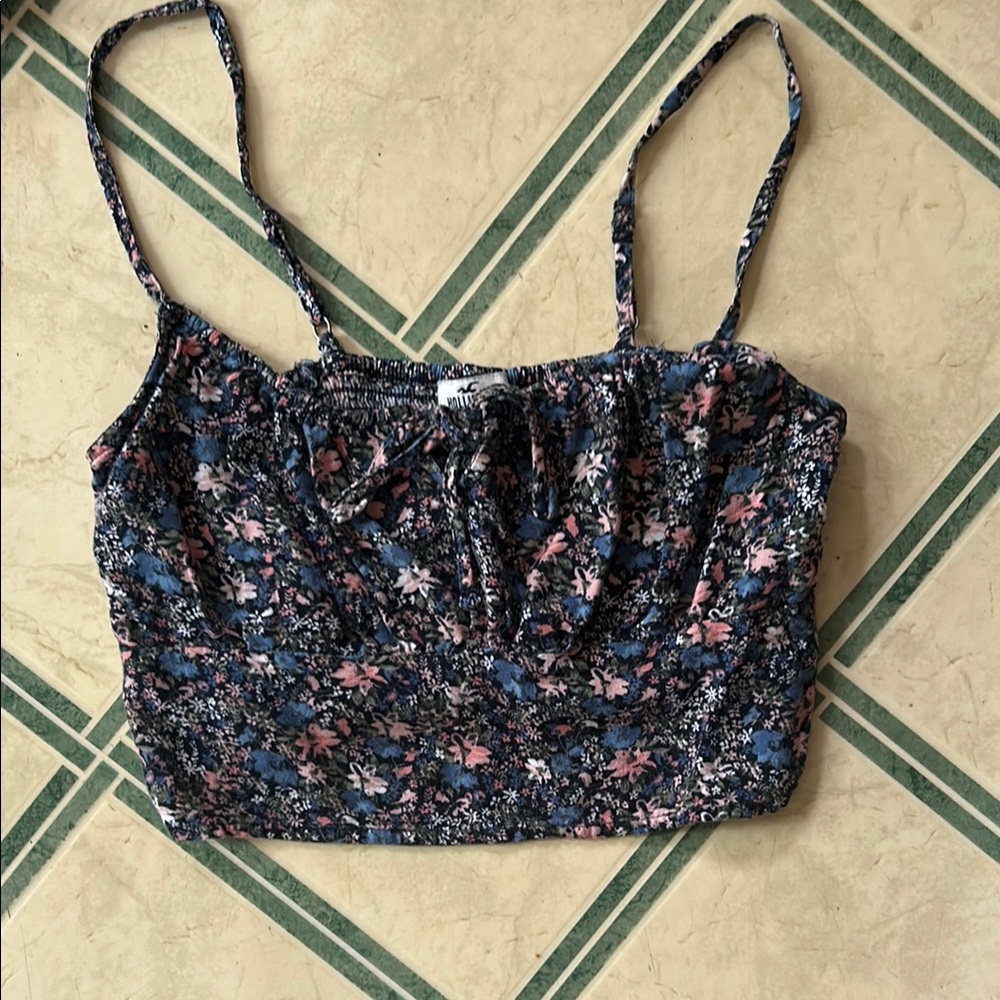 Hollister Floral Tie Front Crop Camisole Crop Top